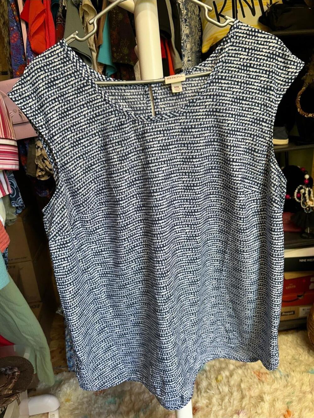Merona Navy and White Cap-Sleeve Patterned Blouse Size XXL
